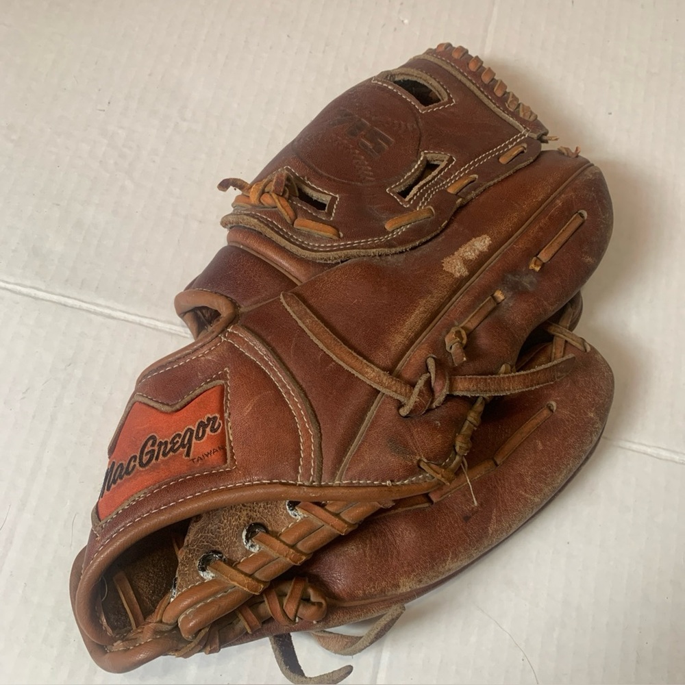 MacGregor 715 Baseball Glove Vintage Brown Leather Made in Japan Hank Aaron